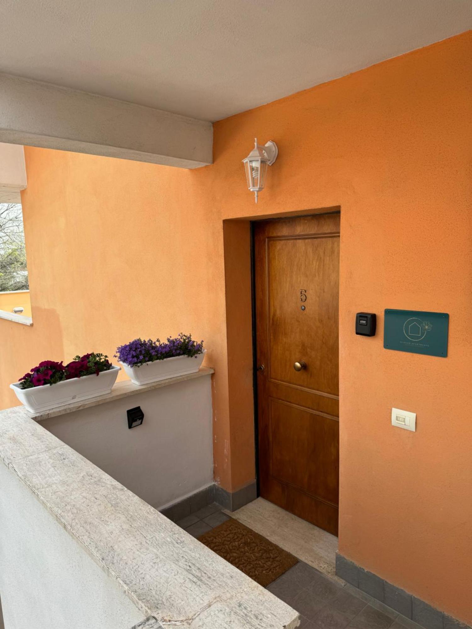 Casa Vacanza Elislor Apartments فيوميتشينو المظهر الخارجي الصورة