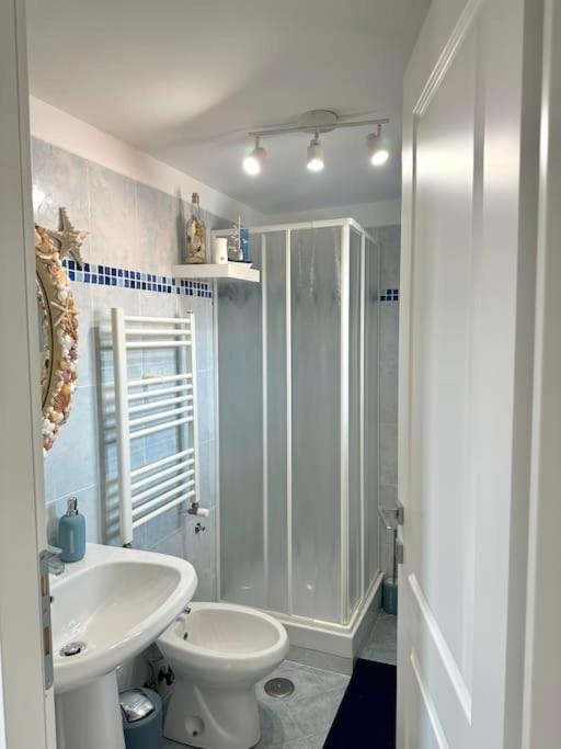Casa Vacanza Elislor Apartments فيوميتشينو المظهر الخارجي الصورة